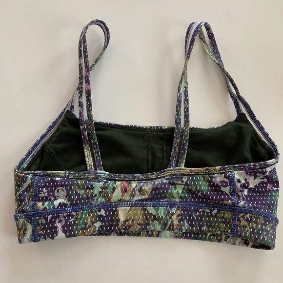 Lulu lemon sports bra size 4 - Picture 2 of 3